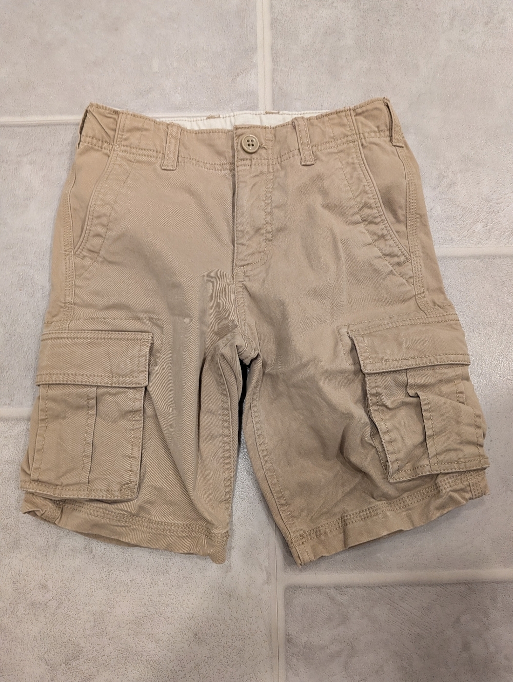 Boy's Gap Kids Cargo Shorts, size 8